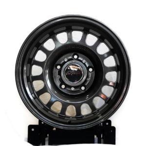 black alloy rim with beadlock-style design and premium off-road mag wheel look.